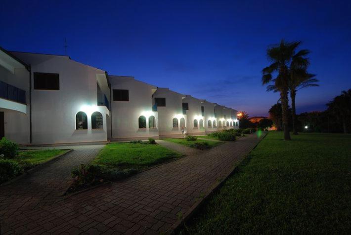Hotel Club Santa Sabina Torre Santa Sabina Exterior photo